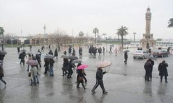 İzmir’de kuvvetli sağanak: Dikili zirvede