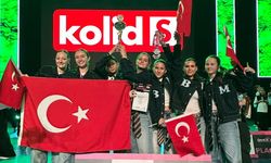 Türkiye’yi temsil eden İzmirli ekip Makedonya'da tarih yazdı:17 final, 13 madalya!