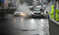 Muğla'da sağanak yağış hayatı felç etti: Evleri su bastı, tekneler kıyıya sürüklendi