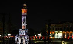 İzmir Saat Kulesi’ne muhteşem ışıklandırma