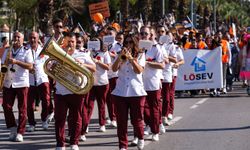 İzmir'de lösemili çocuklar için moral şenliği