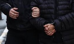 Atatürk’ün afişlerine saldırdı: Gözaltına alındı