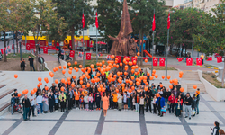 Balçova’da lösemili çocuklar için umut balonları gökyüzüne bırakıldı