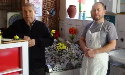 Bu dükkanın içinde yatır var: Pide yemeye gelen donup kalıyor