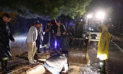 Çeşme’yi sağanak vurdu: Vatandaşlar mağdur oldu