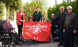 Çeşme Belediyesi Alaçatı Ek Hizmet Binası kırmızı bayrak ödülü aldı