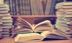 Hikayelerinde deniz ve özgürlük var: İzmir’in önde gelen yazarları