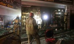 İzmir’de cep telefonu aksesuar mağazasında yangın paniği: Maddi hasar oluştu