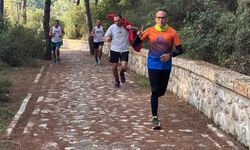 İzmir'de kistik fibrozis farkındalığı için yüzlerce sporcu doğada koştu