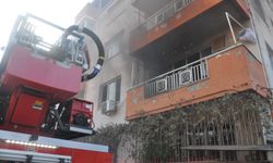 İzmir’de korkutan yangın: Yavru kediyi komşular kurtardı