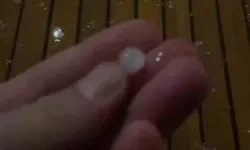 İzmir’de yağış etkisini artırıyor: Çeşme’de dolu etkili oldu