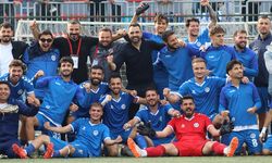 İzmirspor evinde rahat kazandı, liderlik koltuğuna oturdu