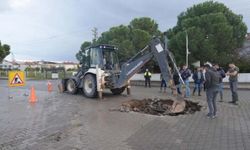 Kanalizasyon hattı çöktü: Yol trafiğe kapandı!