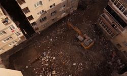 Kentsel dönüşümde ilginç olay: Yıkım sonrası yan binanın duvarının olmadığı ortaya çıktı