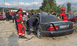 Kontrolden çıkan otomobil park halindeki araca çarptı: 1 kişi hayatını kaybetti