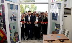 Kuşadası’nda miniklerin yüzünü güldürecek proje: Ada Kıyafet Evi açıldı
