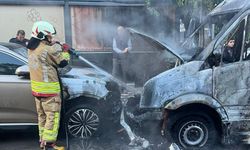 Manisa'da yangın paniği: Öğrenci servisi alev aldı