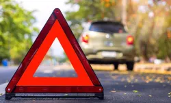 İzmirli sürücüler dikkat: Araç arızası Akçay Caddesi'nde trafiği felç etti