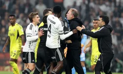 Sergen Yalçın, çılgına döndü: Su şişesine tekme atınca kırmızı kart gördü