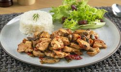 Zehirlenmeye yol açılıyor: Evde asla ısıtmamanız gereken yemekler