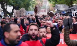 İzmir Büyükşehir emekçilerinin eyleminde ikinci gün!