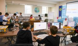 Buca’da çocuklar için ücretsiz: Robotik kodlama kurslarına yoğun ilgi