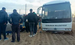 Öğrenci servis aracı ile kamyonet çarpıştı: Çok sayıda yaralı var!