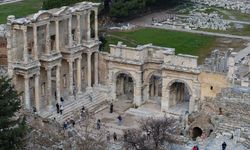 Efes'teki karşılama merkezi inşaatına EGEÇEP'ten tepki: Arkeolojik ve Doğal Sit Koruma kararlarına aykırı!