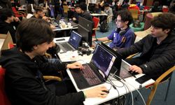 İEÜ’den Gameathon 5.0 etkinliği: En iyi oyunu geliştirmek için mücadele ettiler!