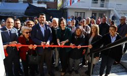 Karabağlar’da aynı günde iki ayrı açılış: İleri Yaş Akademileri hizmete girdi