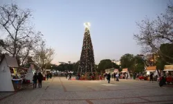 Karşıyaka’da yeni yıl hazırlığı başladı: Bu sene de Zühtü Işıl Meydanı etkinliklerle şenlenecek