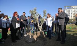 Karşıyaka’da sezonun ilk fidan dikim etkinliği: Can suyu Belediye Başkanı Ünsal’dan