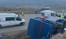 Cezaevi aracı devrildi: Çok sayıda yaralı var!