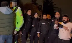 Kaza yaptığının bile farkında değil ama polisi tehdit ediyor