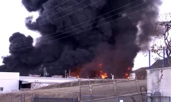 Kimya fabrikasında yangın: Müdahale ediliyor