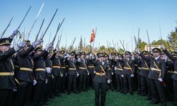 Kışlada kılıçlı yemin hakkında gelişme: Bir kişinin ihraç kararı kaldırıldı