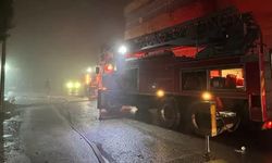 Uşak'ta poşet fabrikasında korkutan yangın!