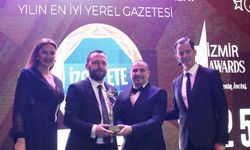 İz Gazete 2025 İzmir Yılın Enleri’nde zirvede: En iyi yerel gazete ödülü