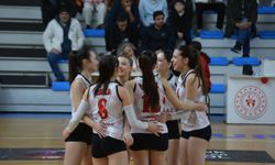 Turgutlu Belediyesi Kadın Voleybol takımı sezonu galibiyetle kapattı