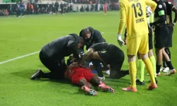 Amedspor'un yıldızı aldığı darbeyle yığıldı: 25 dikiş atıldı