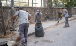 Bornova’da temizlik mesaisi kesintisiz sürüyor