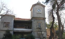 Alsancak Garı Saat Kulesi nerede ve hikayesi nedir? Alsancak Garı’nın gizli hazinesi zamana meydan okuyor!