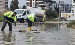 Çiğli Belediyesi’nden fırtına ve sağanağa anında müdahale