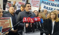 CHP İzmir'den SGK önünde eylem: Emekliyi canlı canlı tabuta gömdüler!