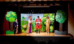 Bornovalı çocuklar yarıyıl tatilinde tiyatroya doyacak