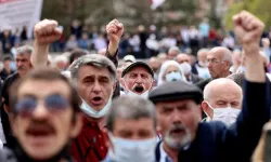 Tüm Emeklilerin Sendikası sokakta: 20 bin TL seyyanen zam yapılsın!
