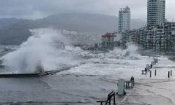 İzmirliler yarına dikkat: Hem sağanak hem fırtına!