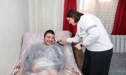 Gaziemir Belediyesi’nden evde kuaför hizmeti: 2025’te 1056 kişi yararlandı