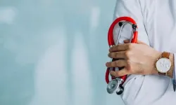 Hastanın kayıtlı kararına uyan hekim 77 milyon lira tazminata mahkûm edildi