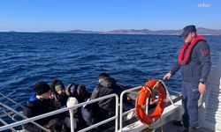 İzmir açıklarında düzensiz göçmen operasyonu: 42 kişi kurtarıldı